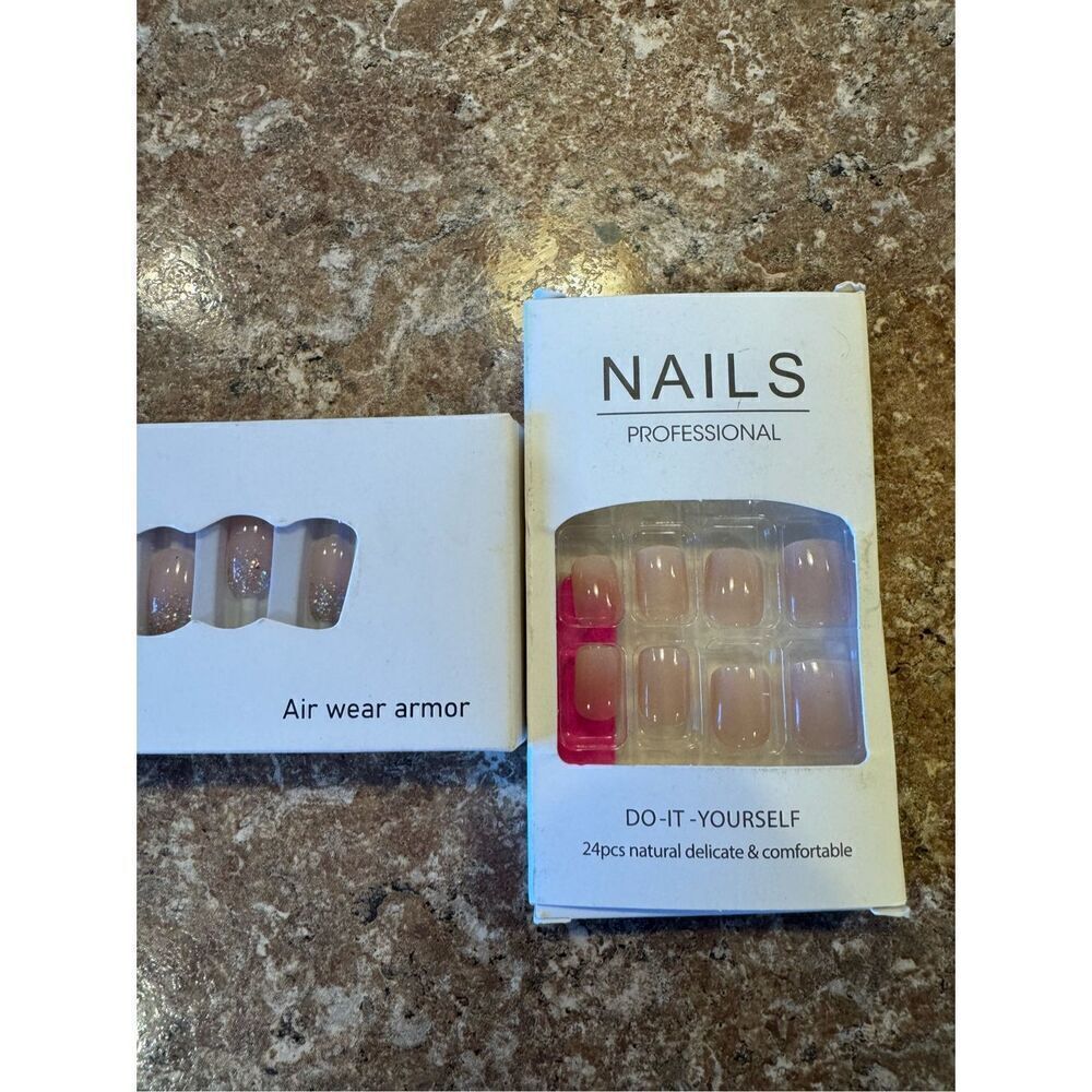 Woman’s artificial nails bundle - Picture 2 of 3